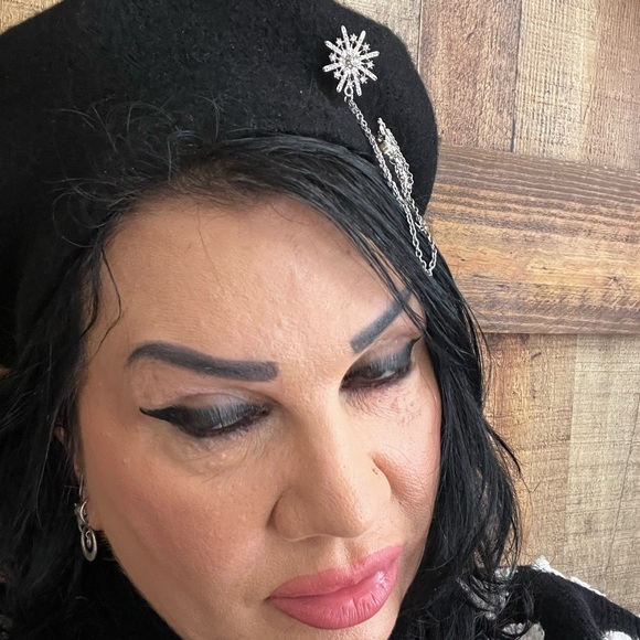 Cute beret - Picture 2 of 5